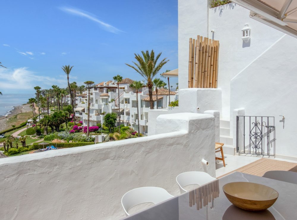 Apartment frontline beach Alcazaba beach New Golden Mile Estepona Marbella