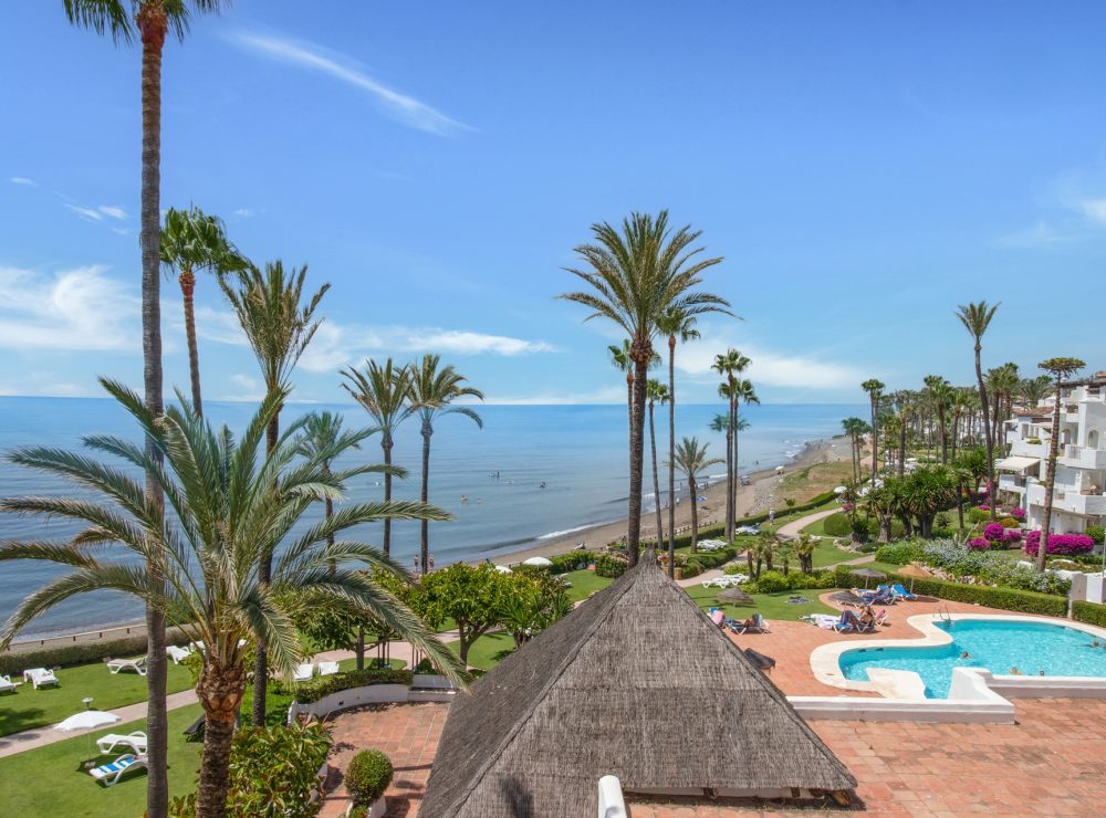 Apartment frontline beach Alcazaba beach New Golden Mile Estepona Marbella