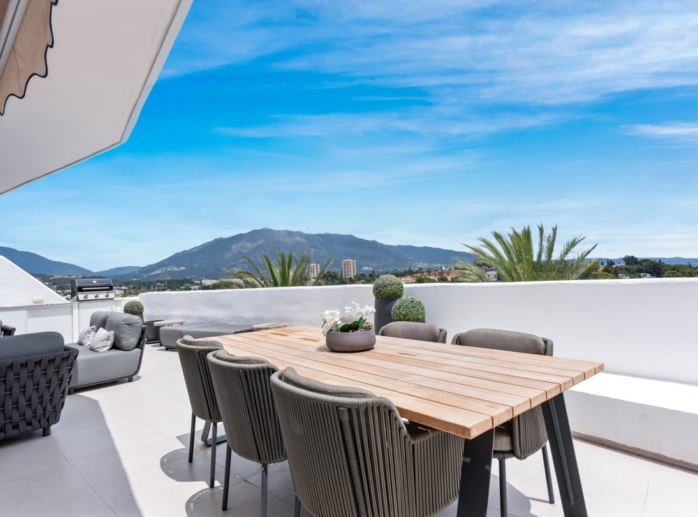 Penthouse Jardines de Andalucia Nueva Andalucia Marbella