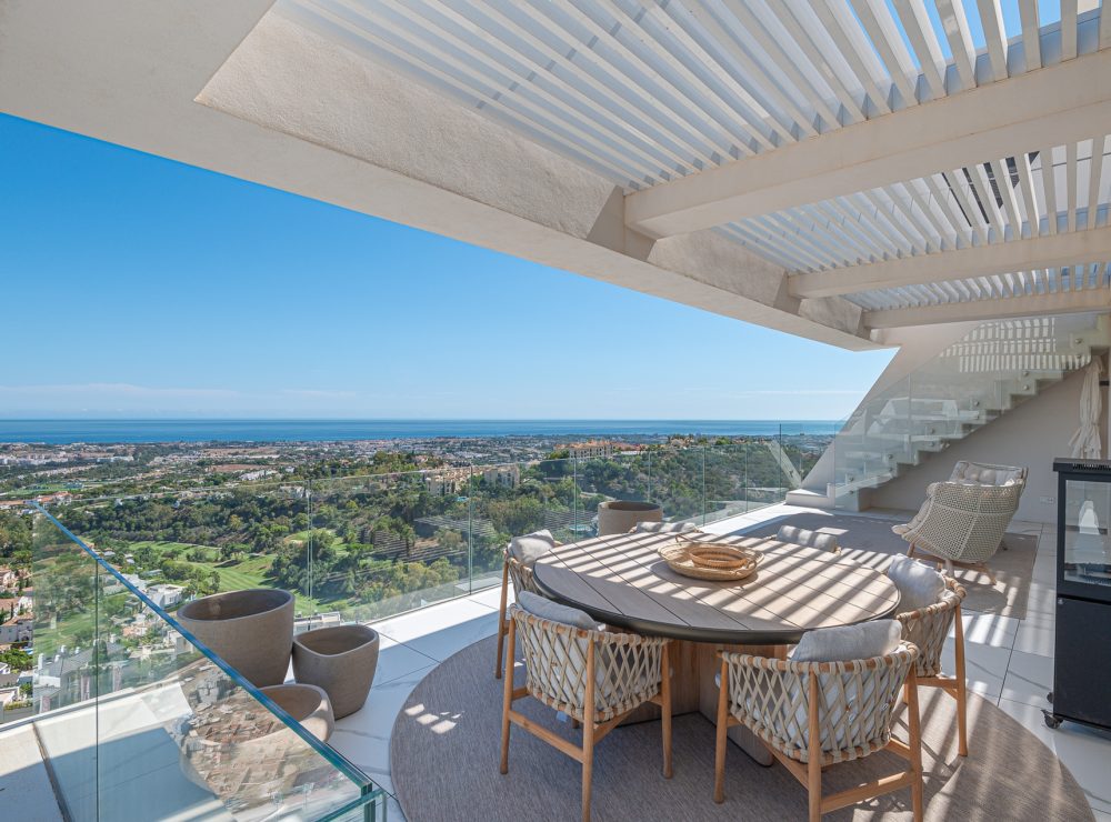 Penthouse Byu Hills Benahavis Marbella private pool sea views