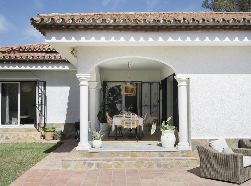 Villa Casa Bianca beachside New Golden Mile Estepona Marbella