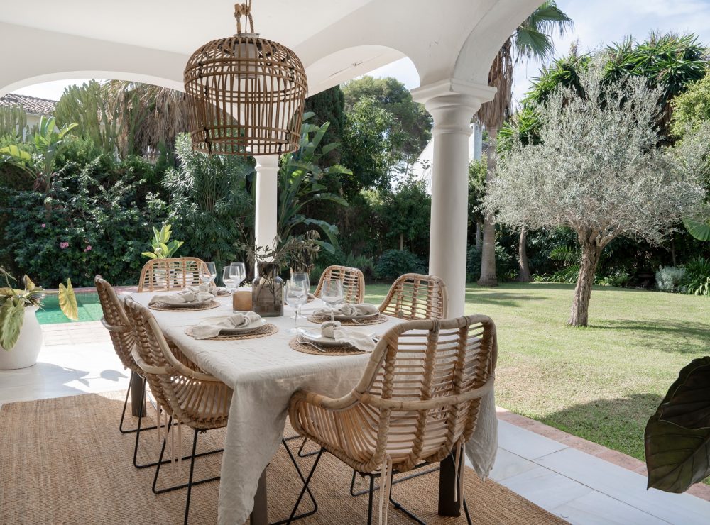 Villa Casa Bianca beachside New Golden Mile Estepona Marbella