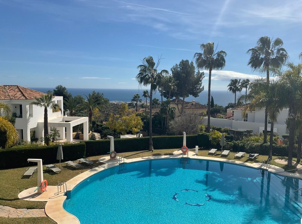 Apartment Altos Reales Sierra Blanca Marbella Golden Mile pool