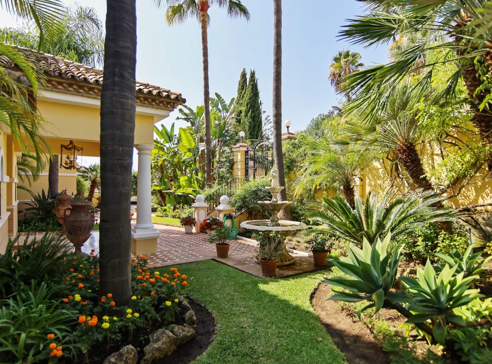 Palaceta villa paraiso alto benahavis marbella