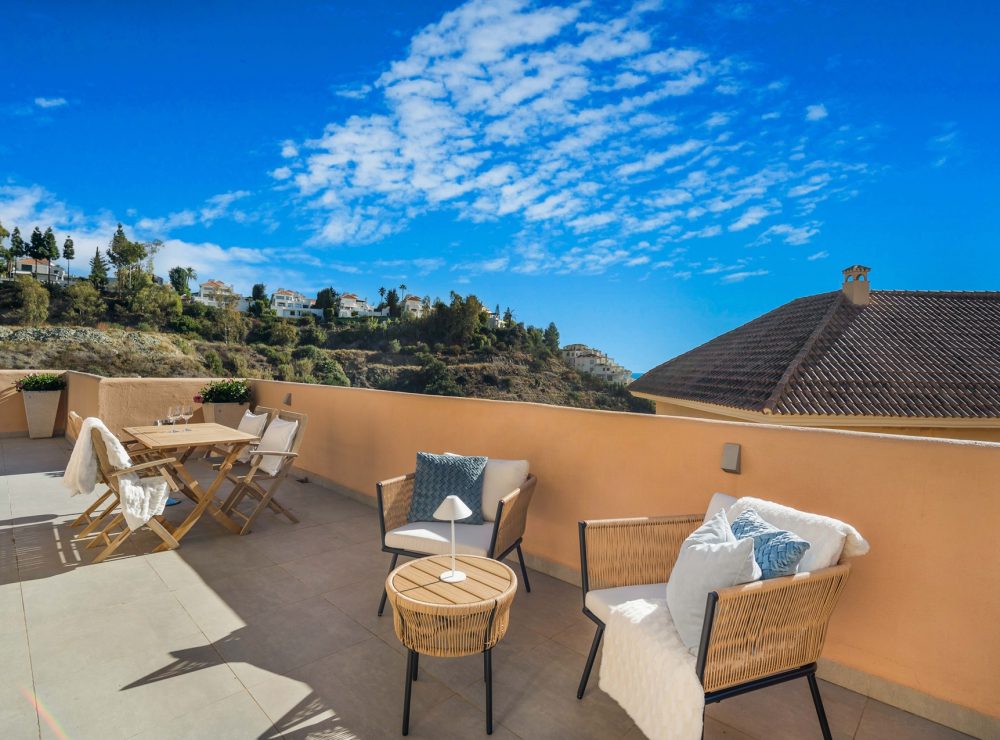 Duplex penthouse Aloha Hill Club Nueva Andalucia Marbella