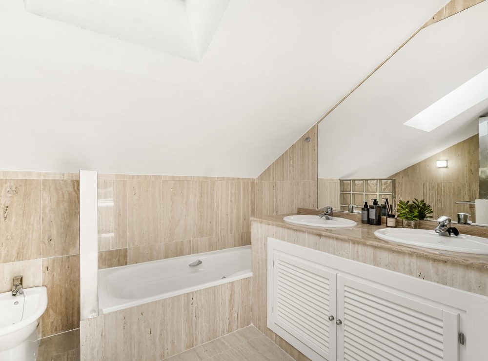 Duplex penthouse Aloha Hill Club Nueva Andalucia Marbella