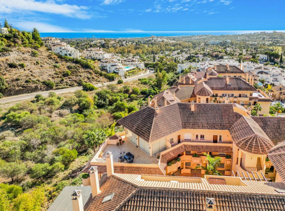 Duplex penthouse Aloha Hill Club Nueva Andalucia Marbella