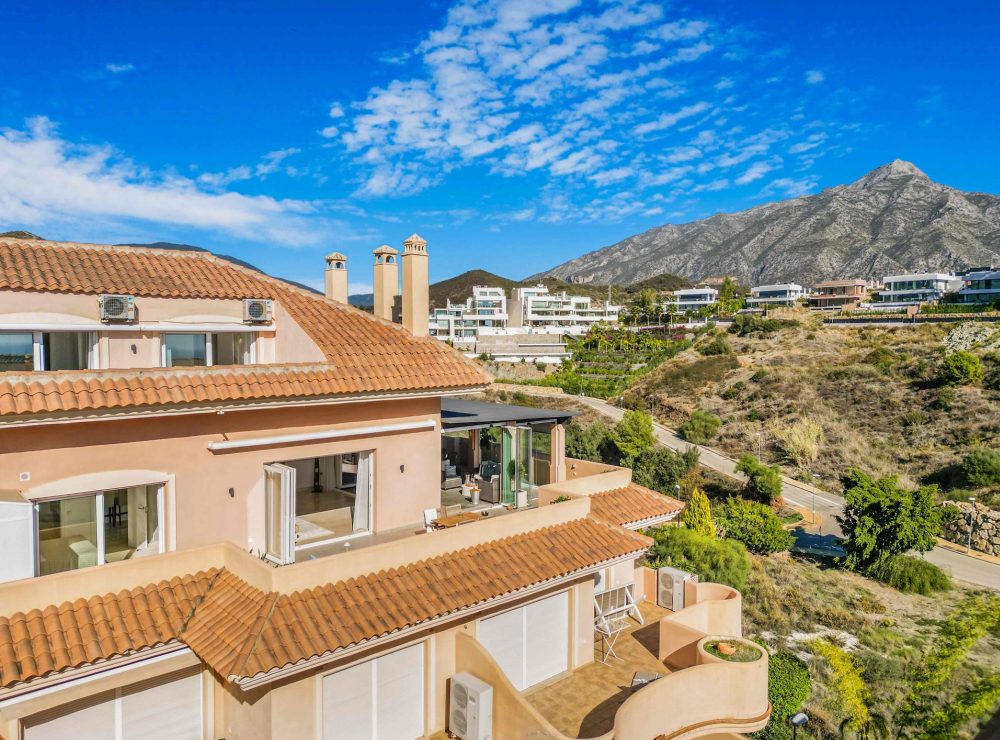 Duplex penthouse Aloha Hill Club Nueva Andalucia Marbella