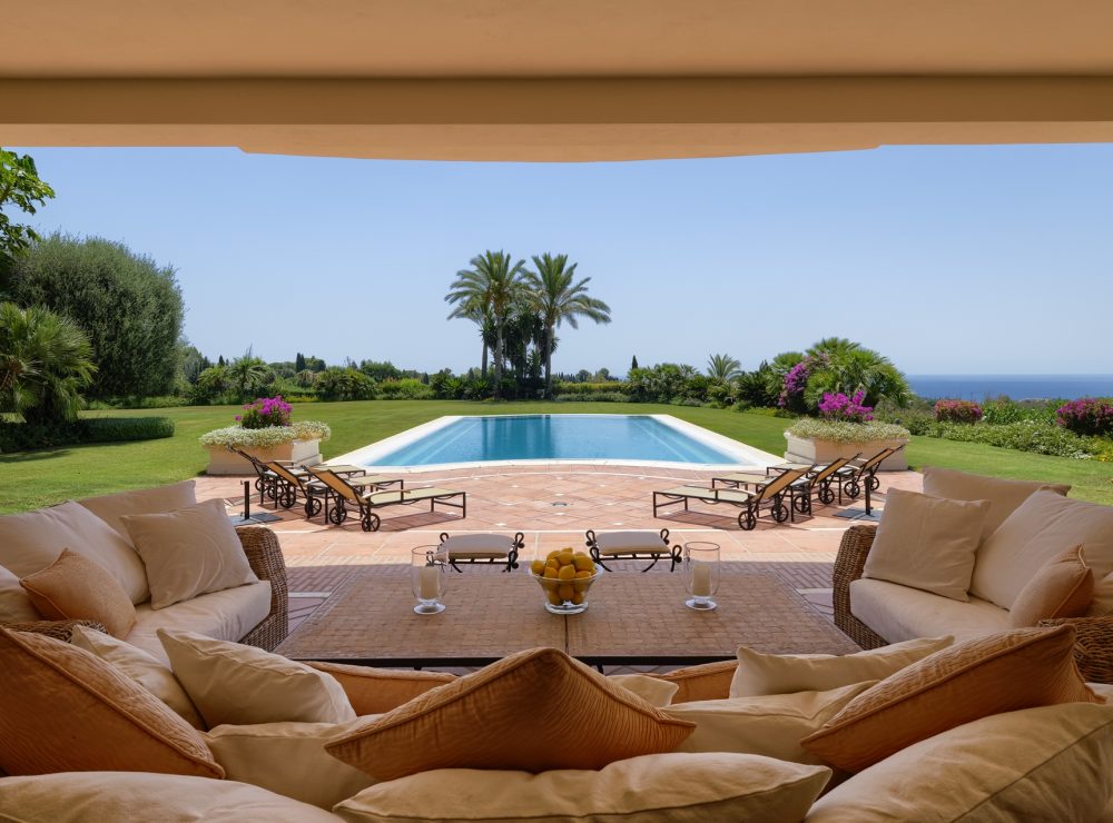 Marbella Hill Club golden mile villa larotonda