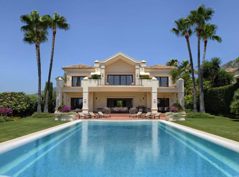 Marbella Hill Club golden mile villa larotonda