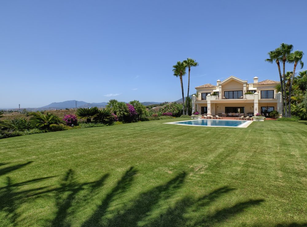 Marbella Hill Club golden mile villa larotonda