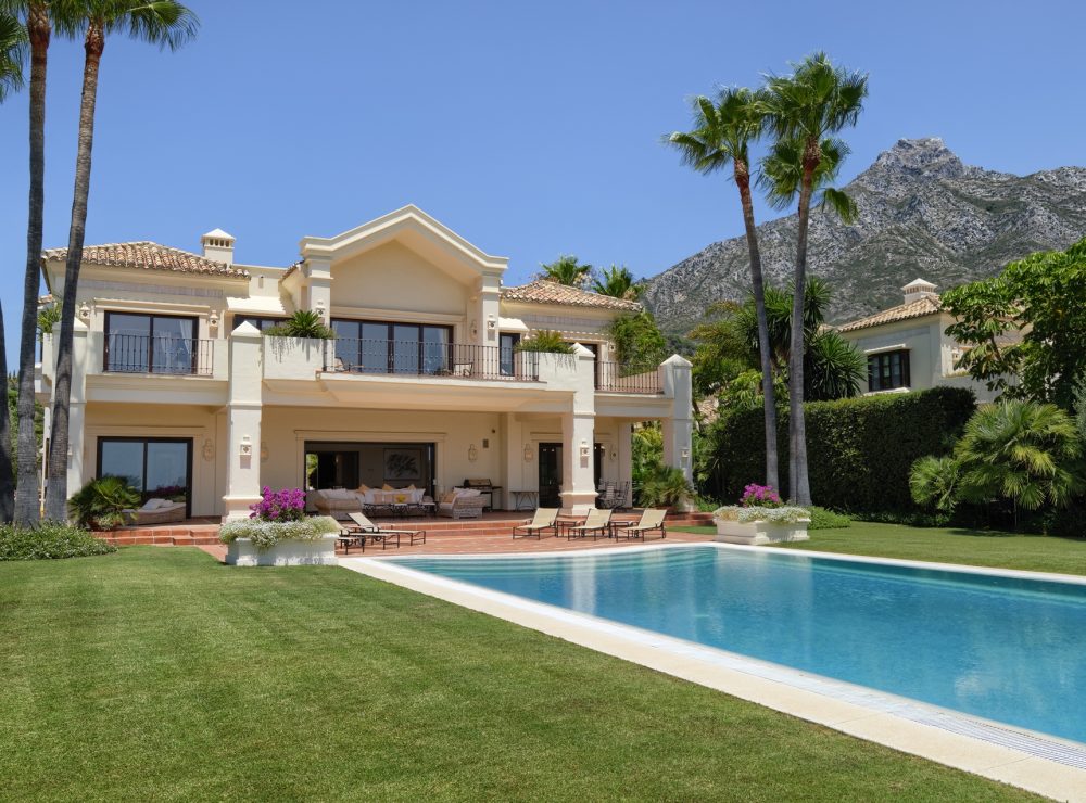 Marbella Hill Club golden mile villa larotonda
