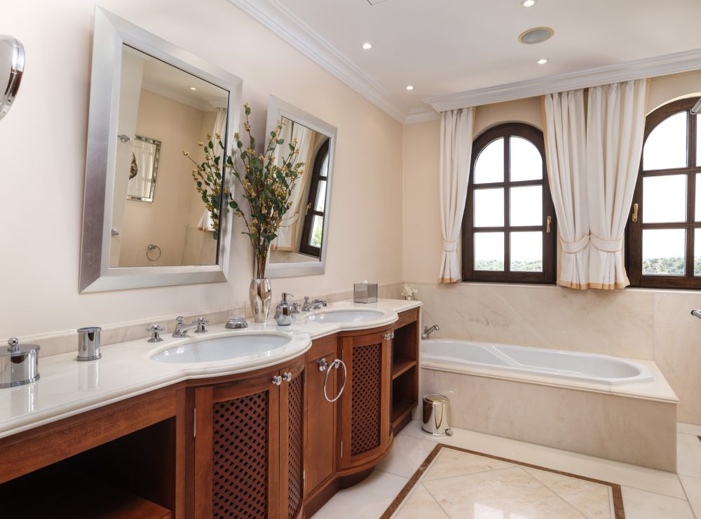 Marbella Hill Club golden mile villa larotonda