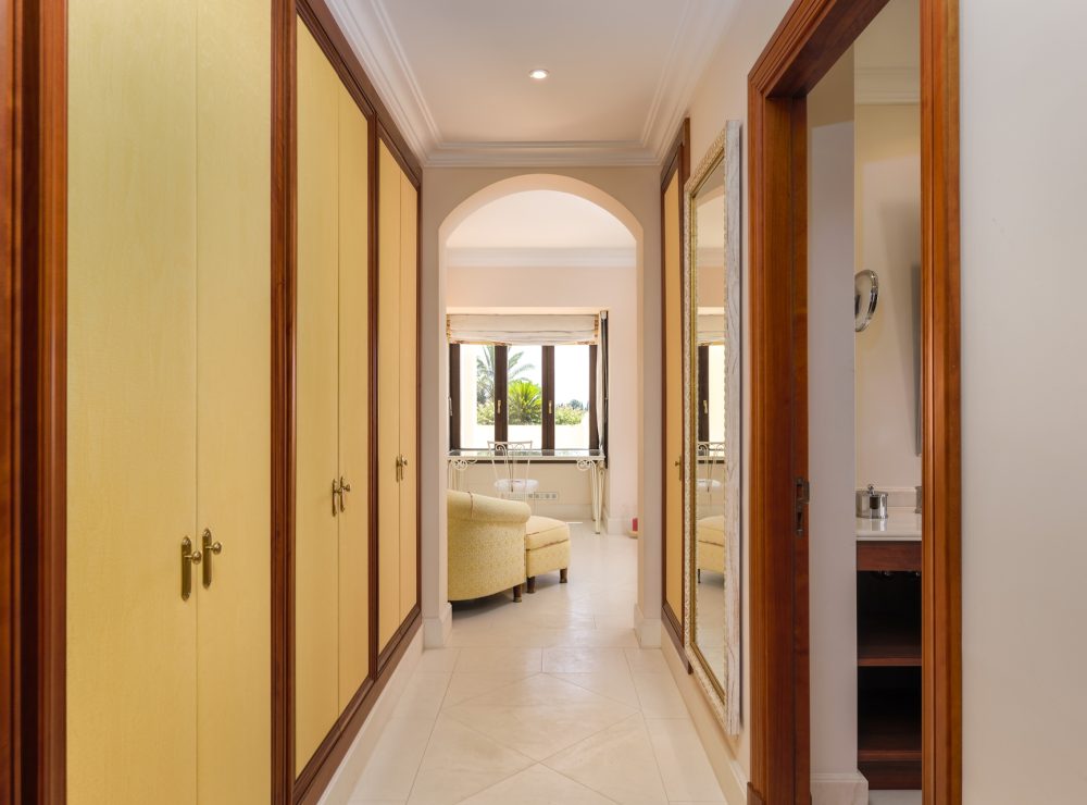 Marbella Hill Club golden mile villa larotonda