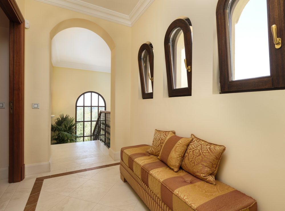 Marbella Hill Club golden mile villa larotonda