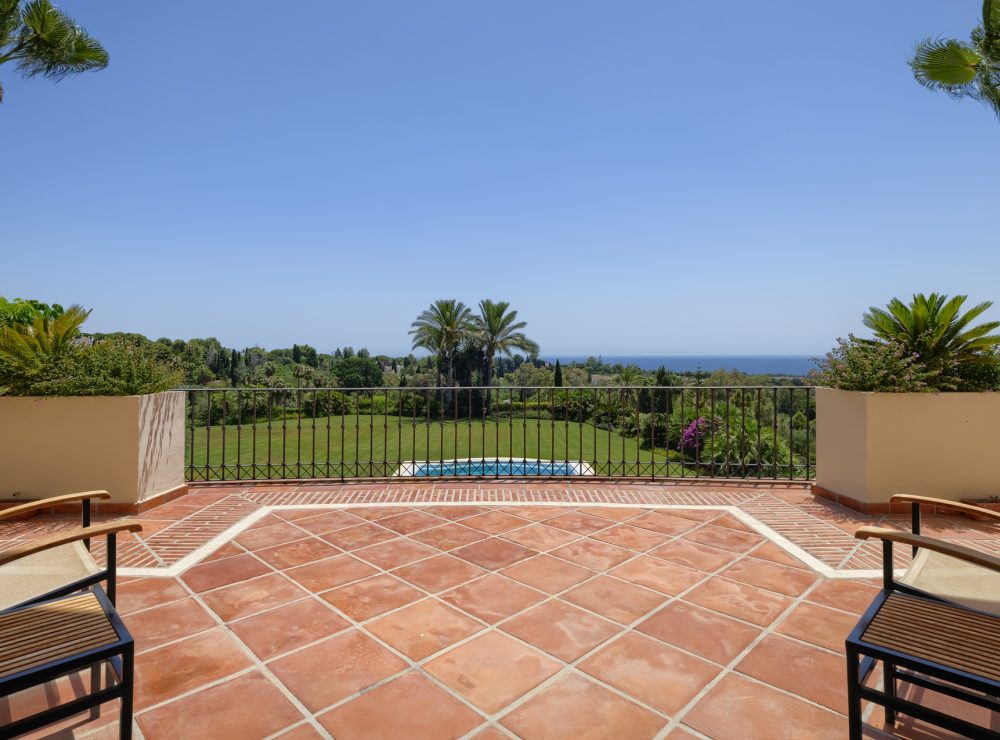 Marbella Hill Club golden mile villa larotonda