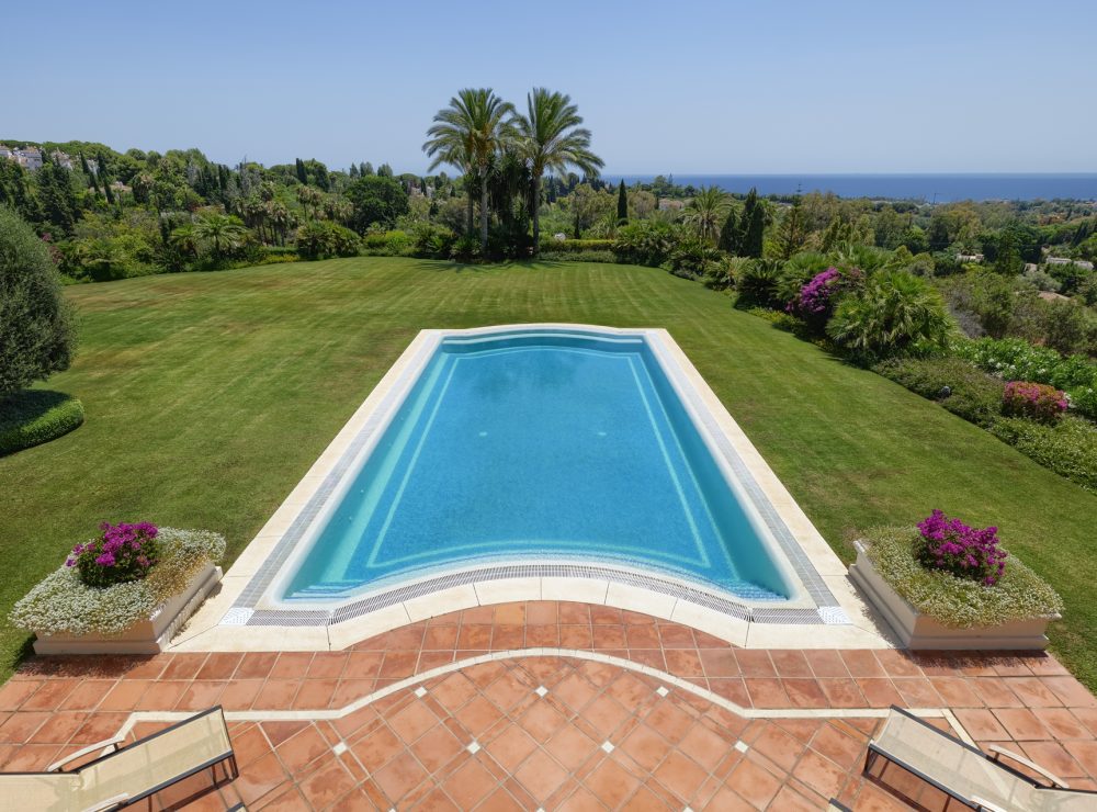 Marbella Hill Club golden mile villa larotonda