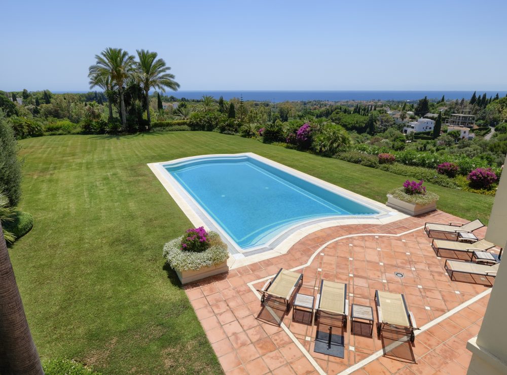 Marbella Hill Club golden mile villa larotonda