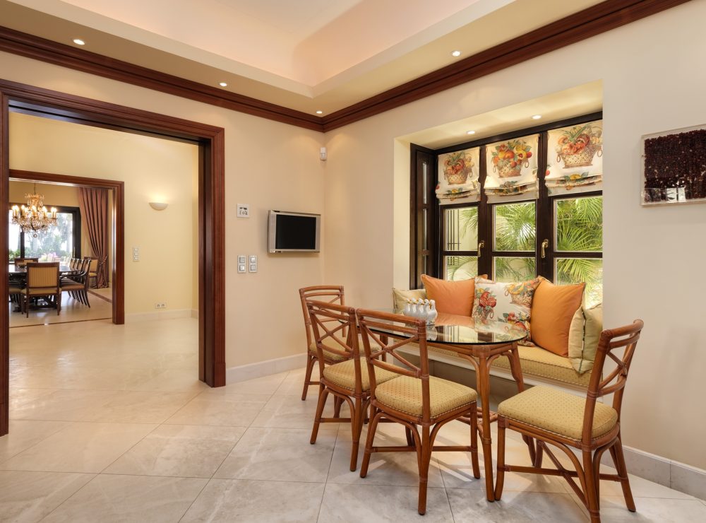 Marbella Hill Club golden mile villa larotonda