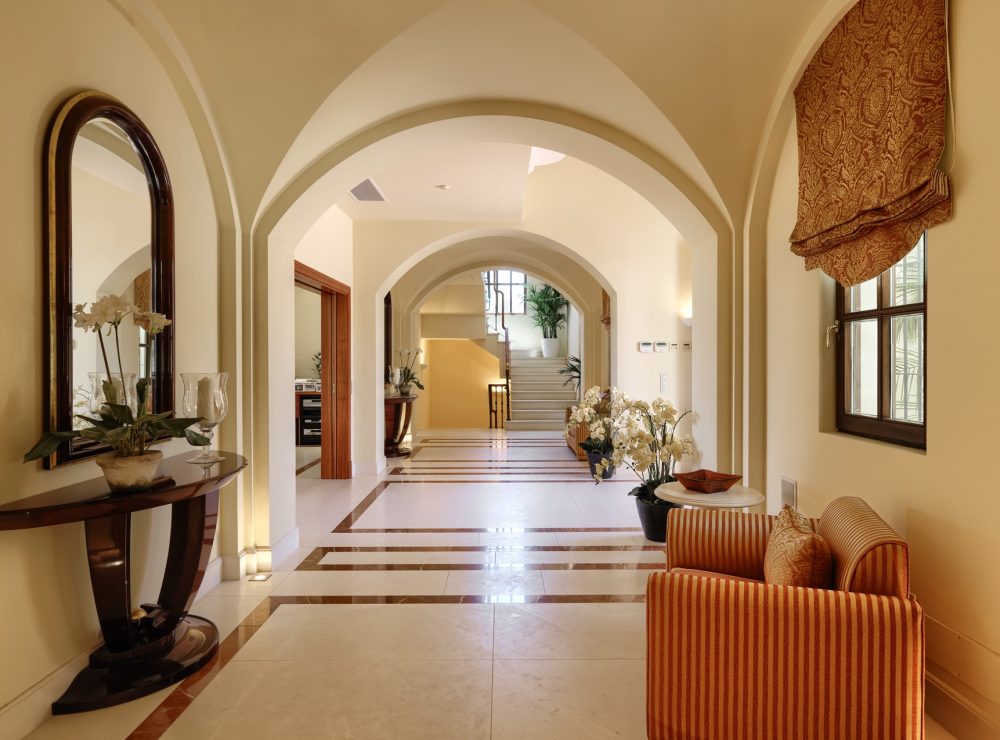 Marbella Hill Club golden mile villa larotonda
