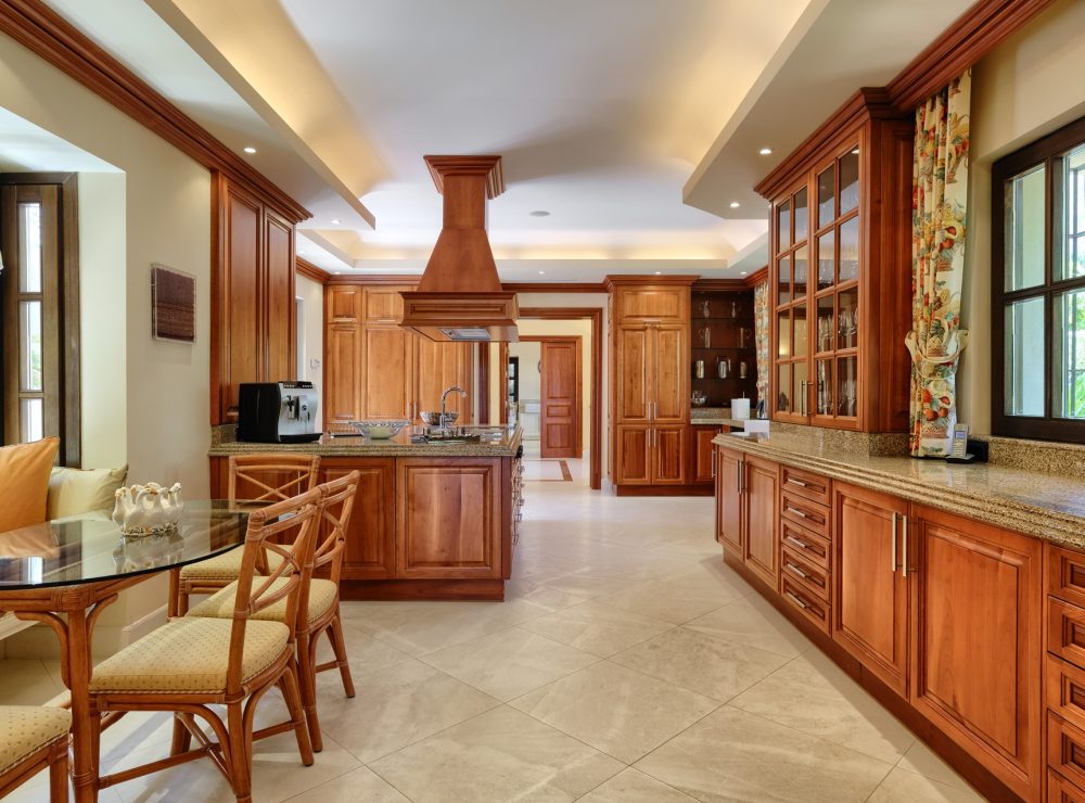 Marbella Hill Club golden mile villa larotonda