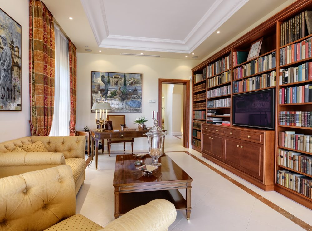 Marbella Hill Club golden mile villa larotonda