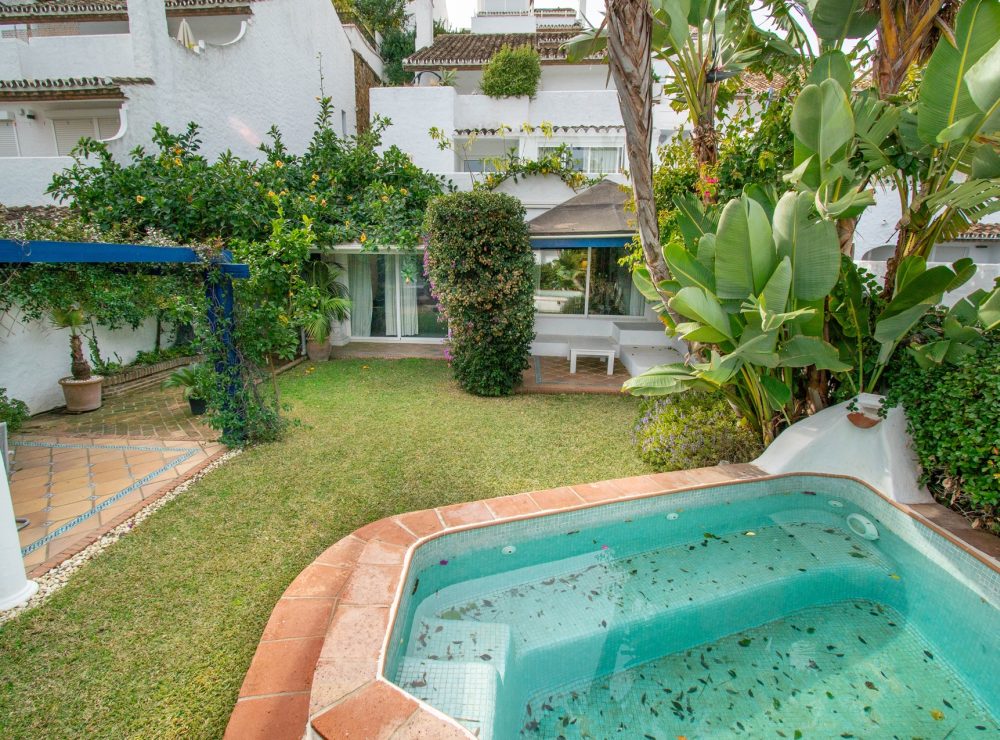 Semi detached house Los Toreros Nueva Andalucia Marbella