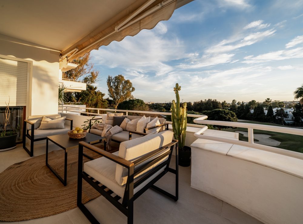 Alcores del Golf 8 penthouse private plunge pool Nueva Andalucia Marbella