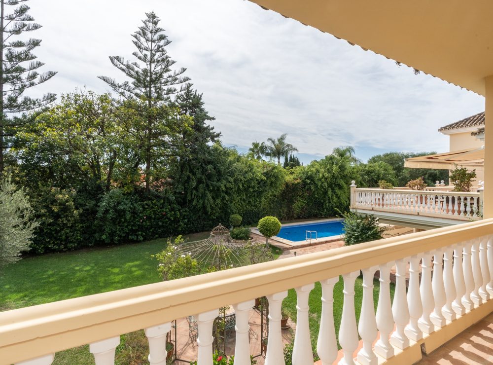 Beachside villa Guadalmina Baja San Pedro de Alcantara Marbella