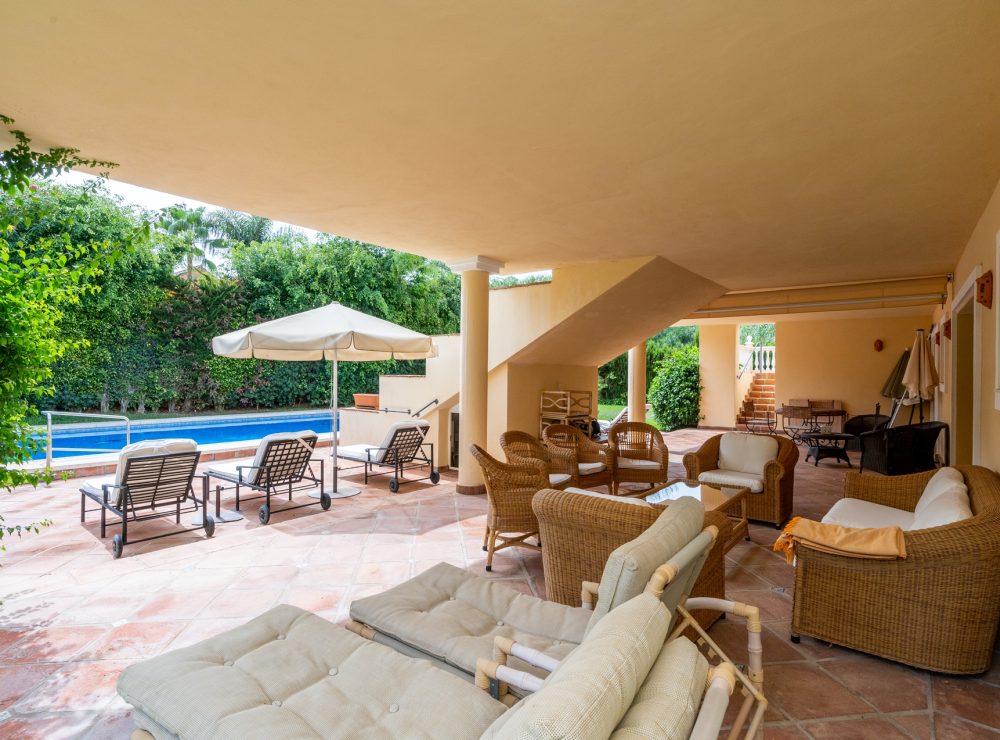 Beachside villa Guadalmina Baja San Pedro de Alcantara Marbella