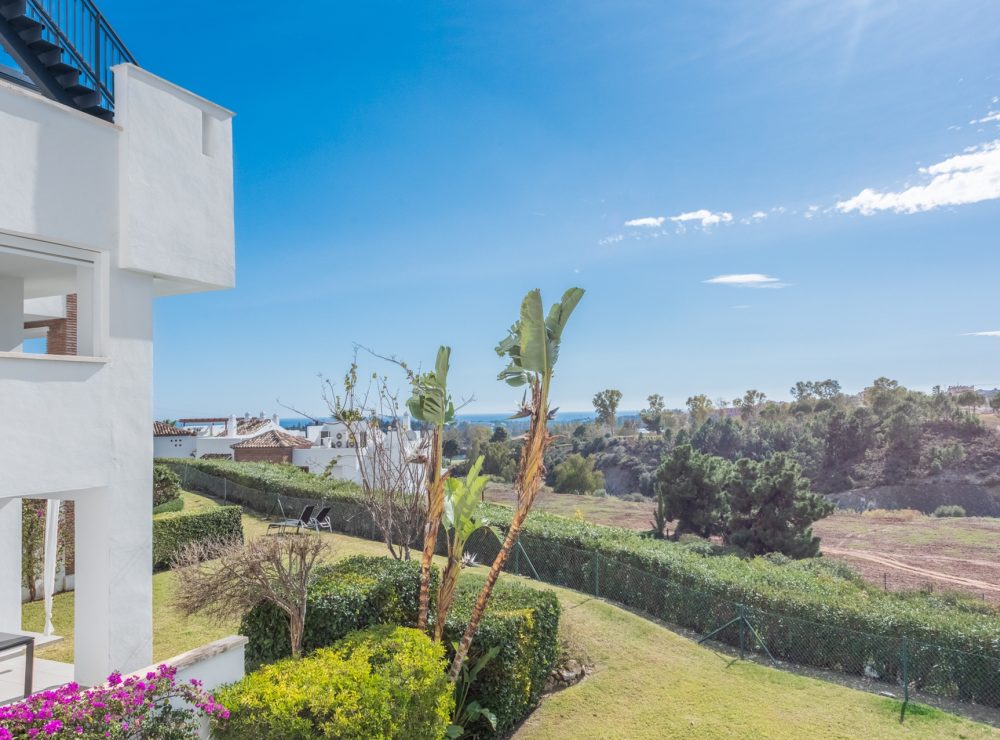 Apartment Los Robles de Los Arqueros Benahavis Marbella