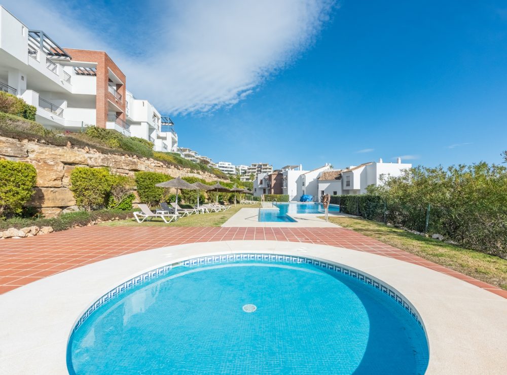 Apartment Los Robles de Los Arqueros Benahavis Marbella