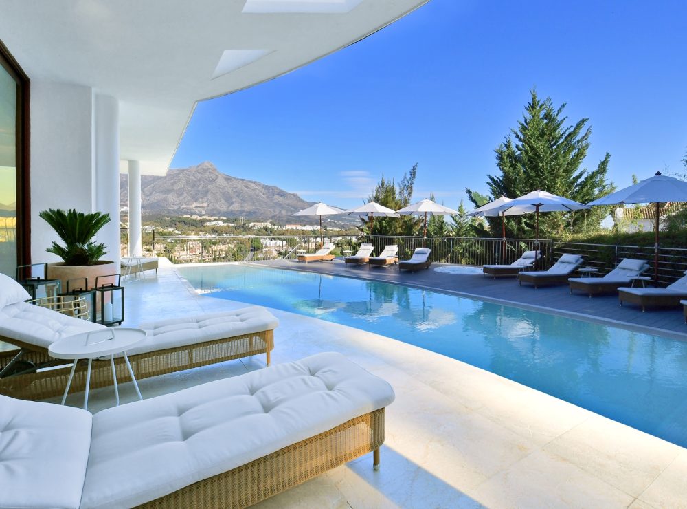 Villa Casa Blanca Nueva Andalucia Marbella