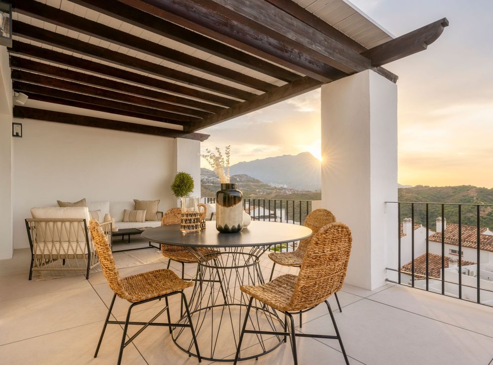 Penthouse Maison Blanc Altos de La Quinta Benahavis Marbella