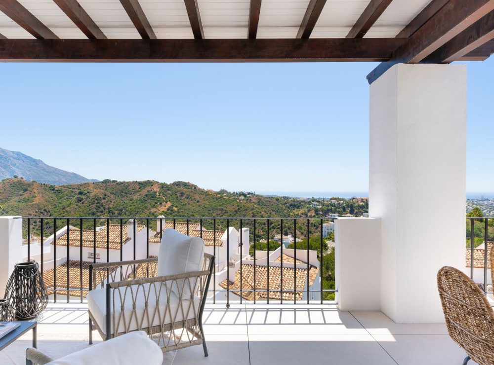 Penthouse Maison Blanc Altos de La Quinta Benahavis Marbella