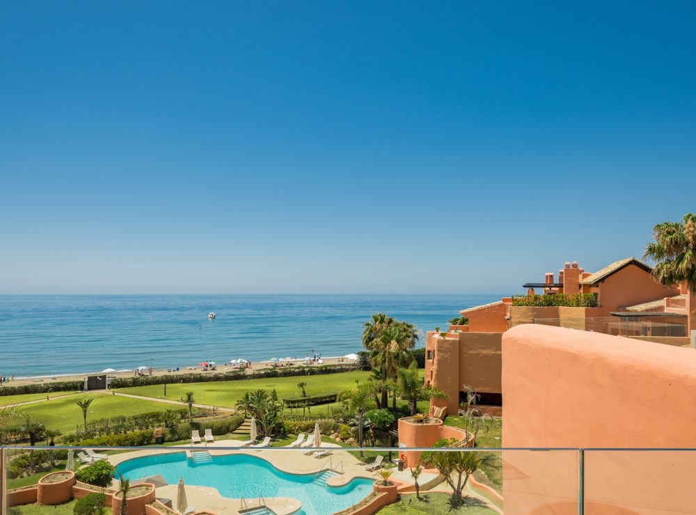 La Morera 521 beachfront duplex penthouse La Morera Los Monteros Marbella East