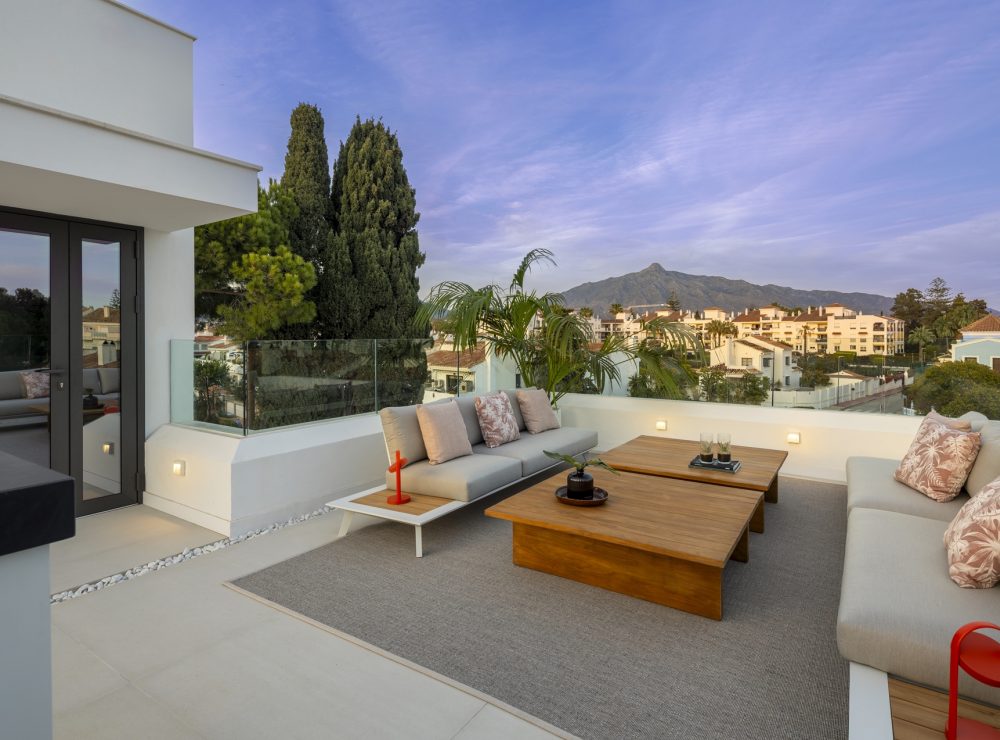 Los Angeles 185 beachside villa Cortijo Blanco San Pedro de Alcanta Marbella