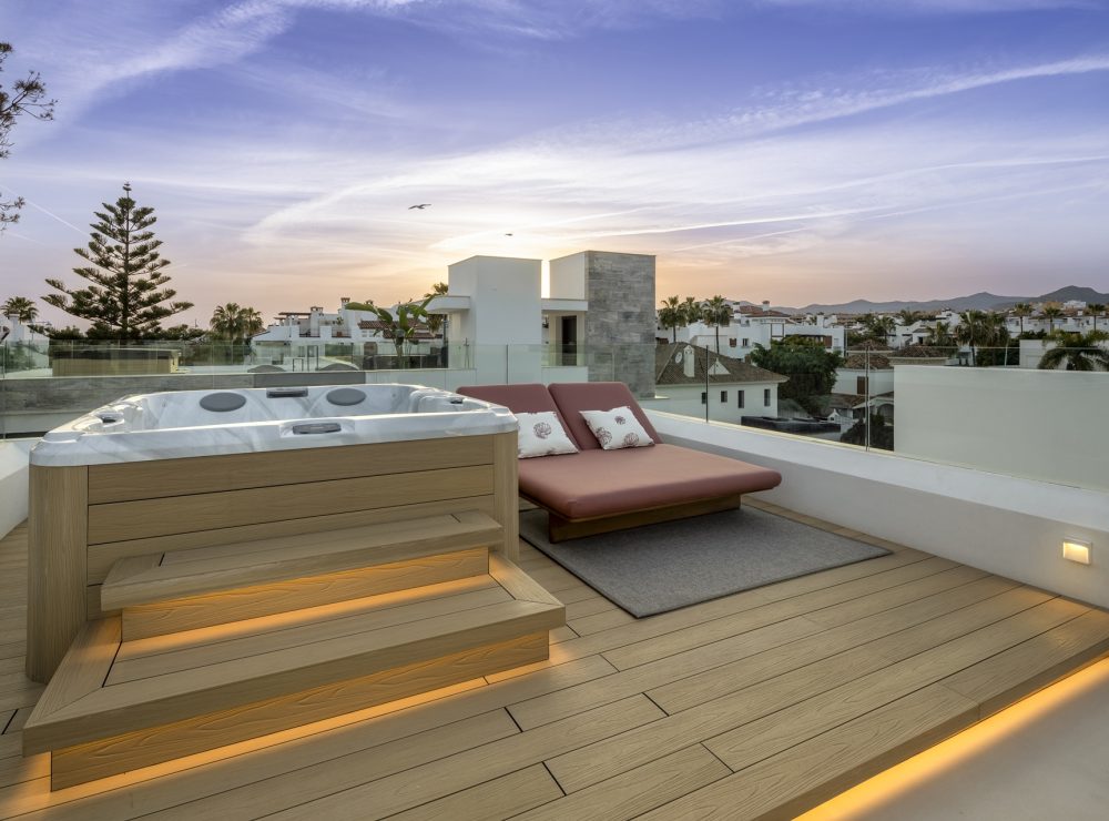 Los Angeles 185 beachside villa Cortijo Blanco San Pedro de Alcanta Marbella