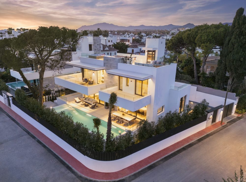 Los Angeles 185 beachside villa Cortijo Blanco San Pedro de Alcanta Marbella