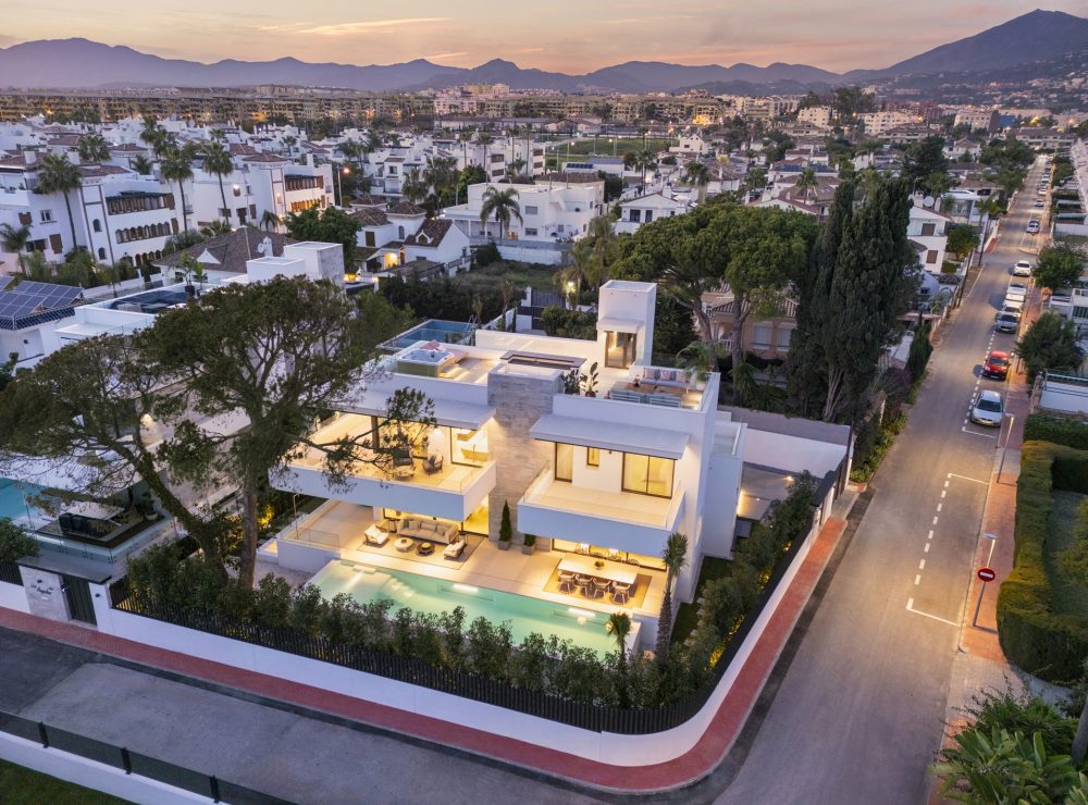 Los Angeles 185 beachside villa Cortijo Blanco San Pedro de Alcanta Marbella