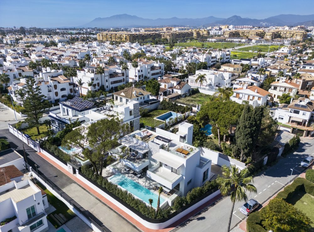 Los Angeles 185 beachside villa Cortijo Blanco San Pedro de Alcanta Marbella