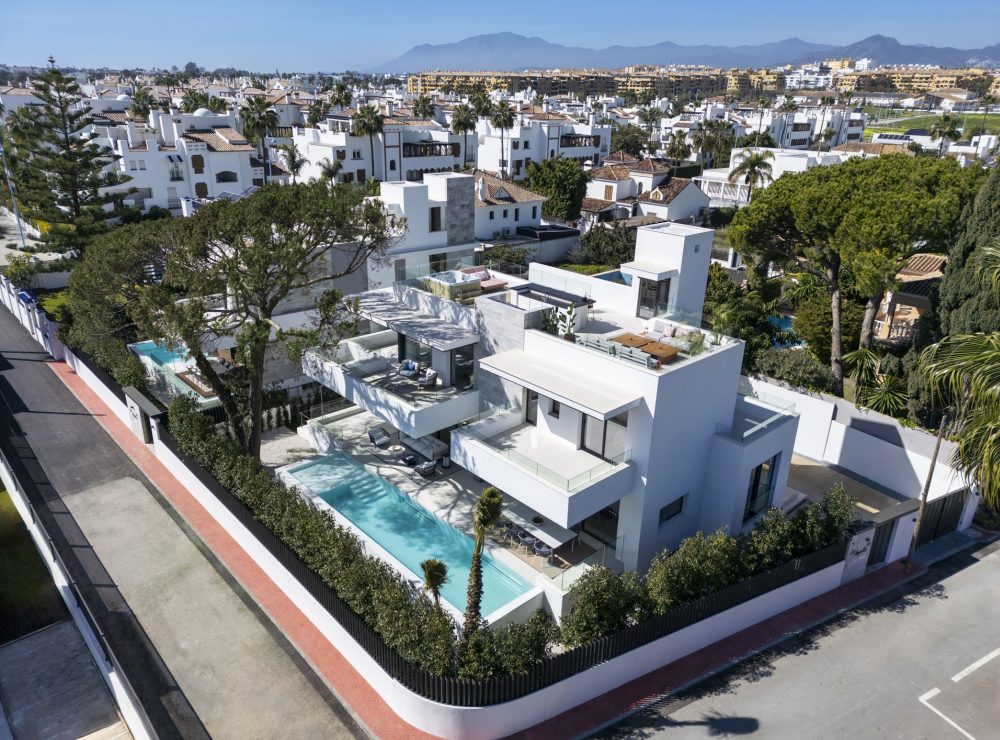 Los Angeles 185 beachside villa Cortijo Blanco San Pedro de Alcanta Marbella