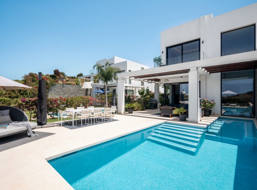 Casa Flamingo semi detached villa Cabopino Marbella East