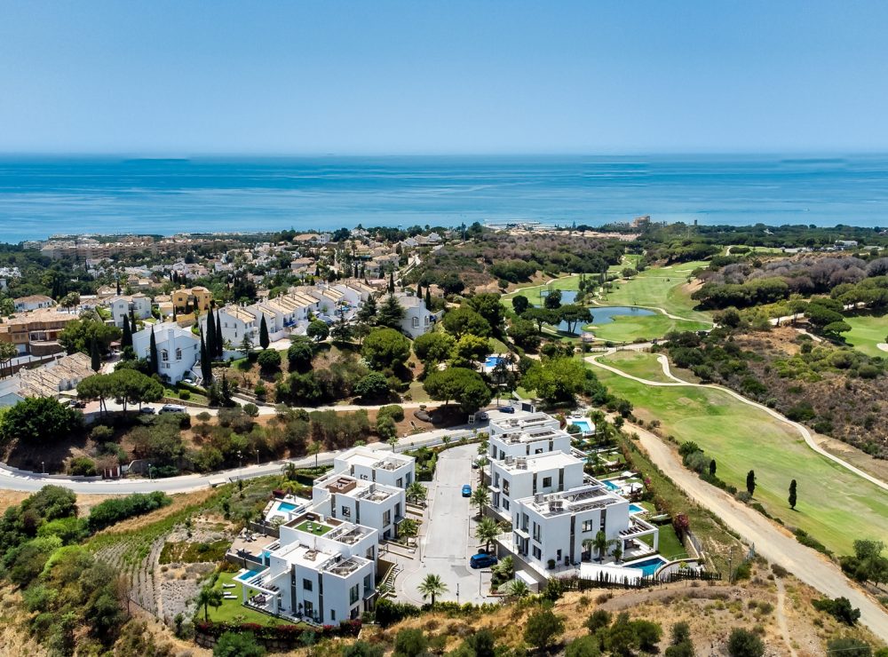 Casa Flamingo semi detached villa Cabopino Marbella East