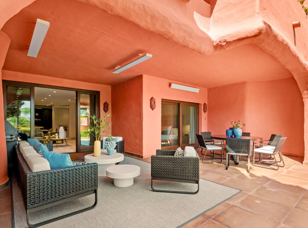 Torre Bermeja 1802 beachside apartment New Golden Mile Estepona