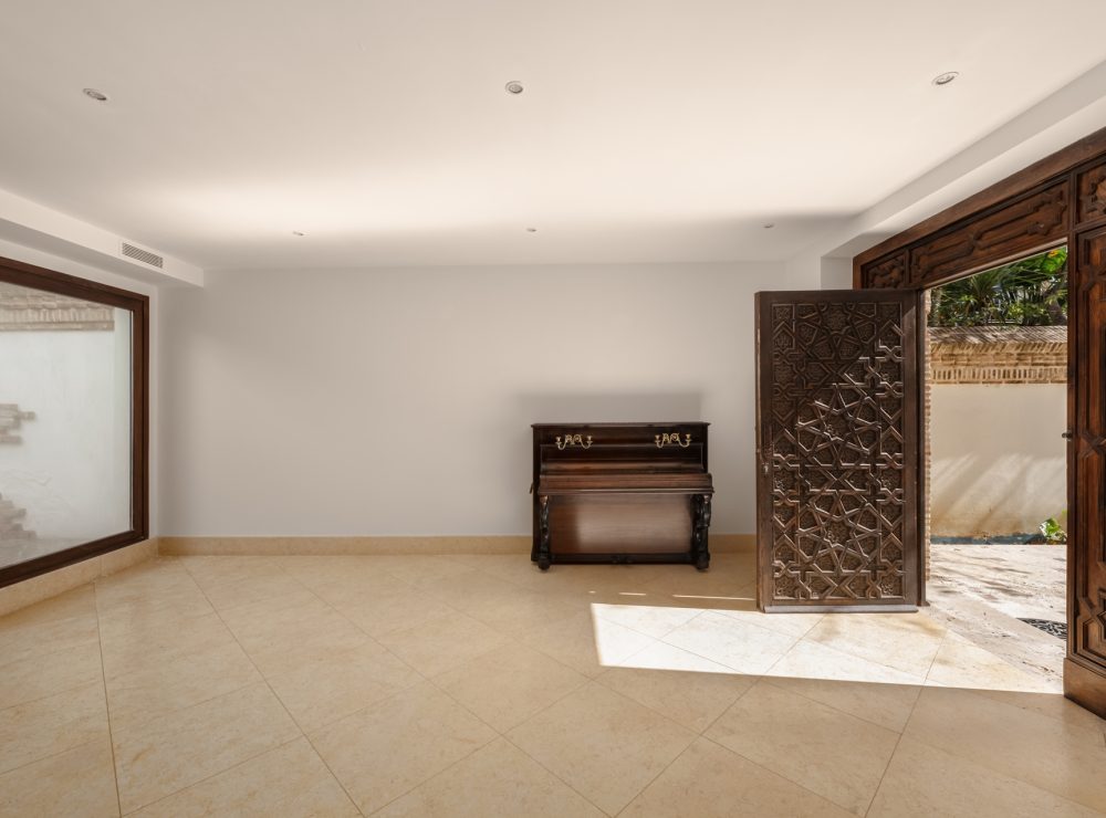 Casa Ana villa Altos de Puente Romano Marbella Golden Mile sea views