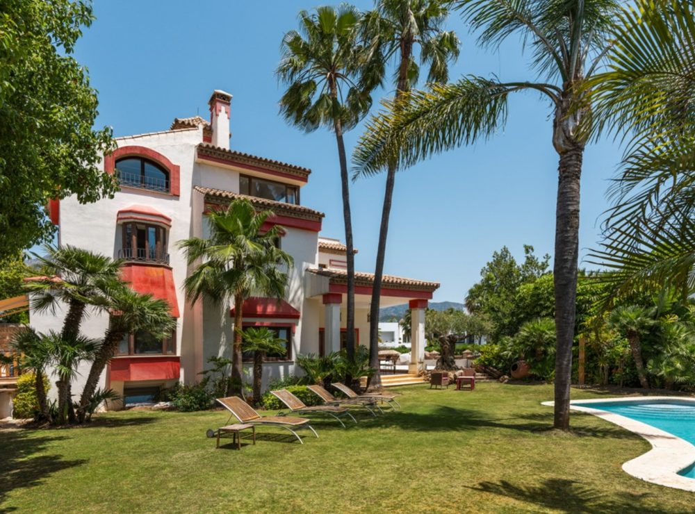 Casa Ana villa Altos de Puente Romano Marbella Golden Mile sea views