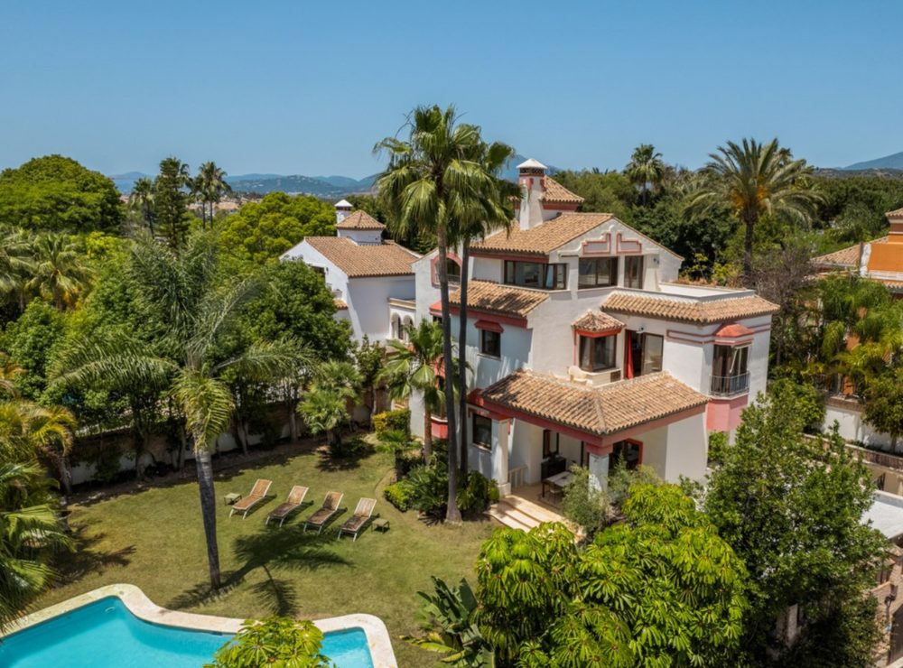 Casa Ana villa Altos de Puente Romano Marbella Golden Mile sea views