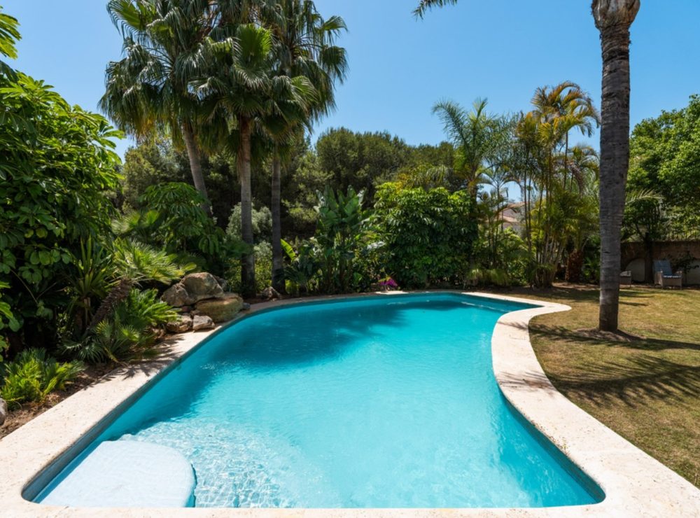 Casa Ana villa Altos de Puente Romano Marbella Golden Mile sea views