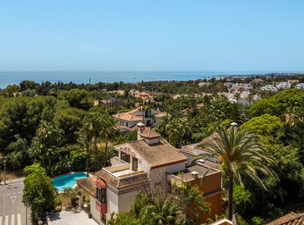 Casa Ana villa Altos de Puente Romano Marbella Golden Mile sea views